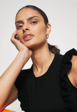 Anna Field T-Shirt Basique - Black 3 Anna Field T-Shirt Basique - Black -Anna Field 028a1d33f7f04c53ba160e3535145c51 scaled