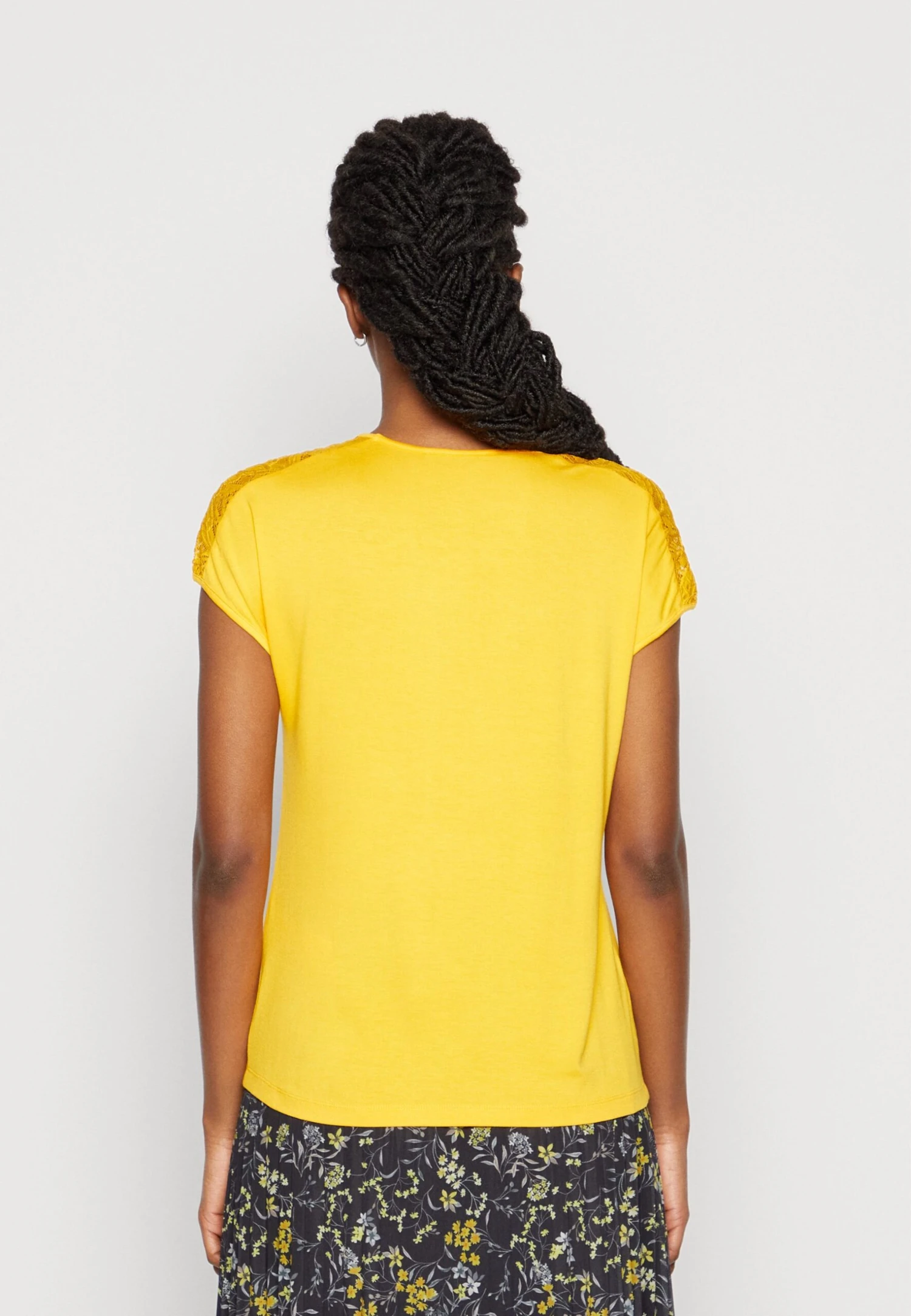 T-Shirt Imprimé - Yellow Anna Field T-Shirt Imprimé - Yellow -Anna Field 0703f1a6d62e4cb49d20b5176e5af086 scaled