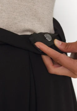 Anna Field Jupe Plissée - Black -Anna Field 0a595e0492054f1db9f62bb080a1285c scaled