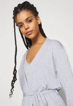 Anna Field 3 Piece Jersey - Pyjama - Mottled Light Grey 5 Anna Field 3 Piece Jersey - Pyjama - Mottled Light Grey -Anna Field 1fb03470c6af432ea96e665fd3d2f831 scaled