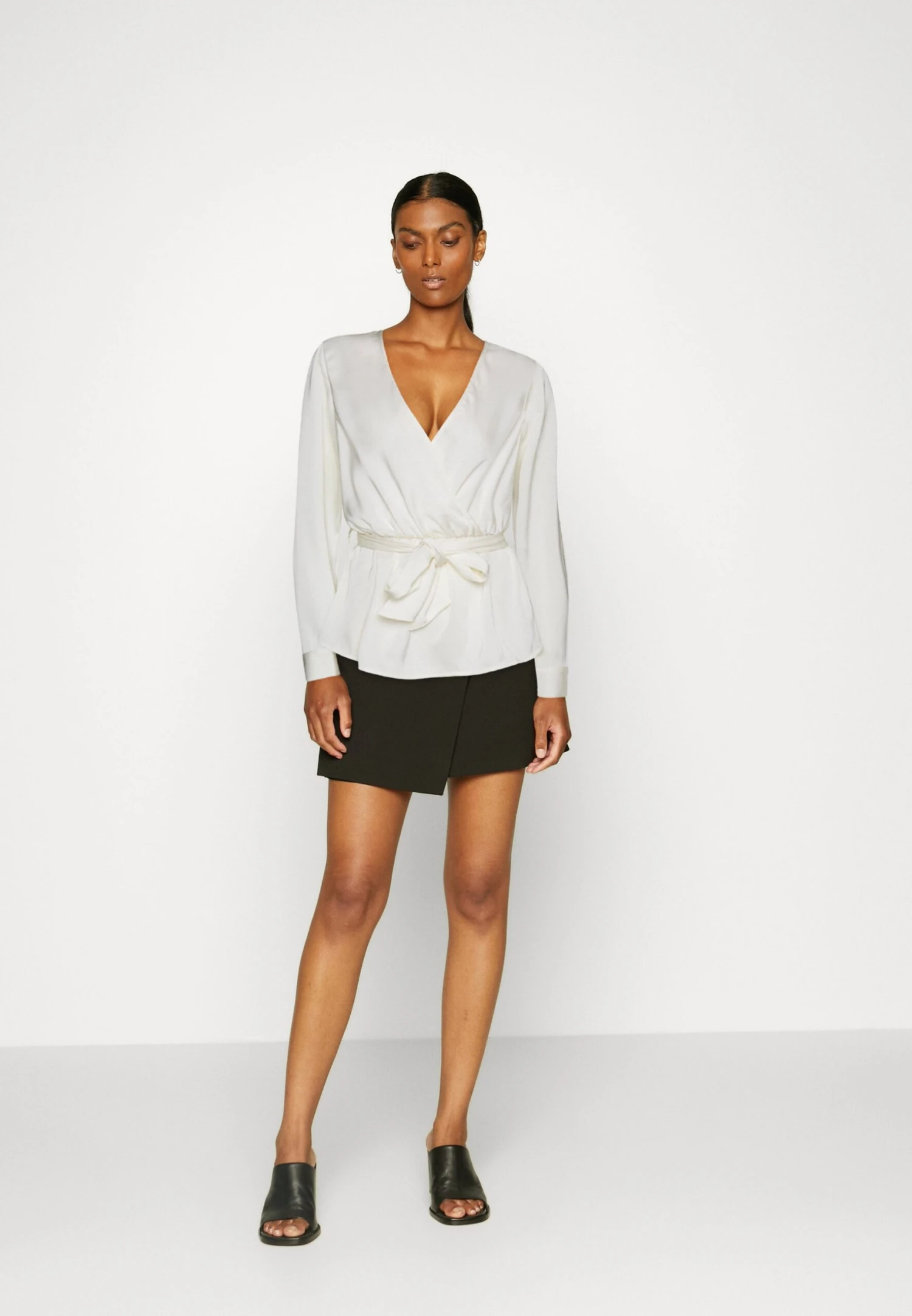 Blouse - Off-White Anna Field Blouse - Off-White -Anna Field 236b85aa9dd64a3393c33e6f5c438ff2 scaled
