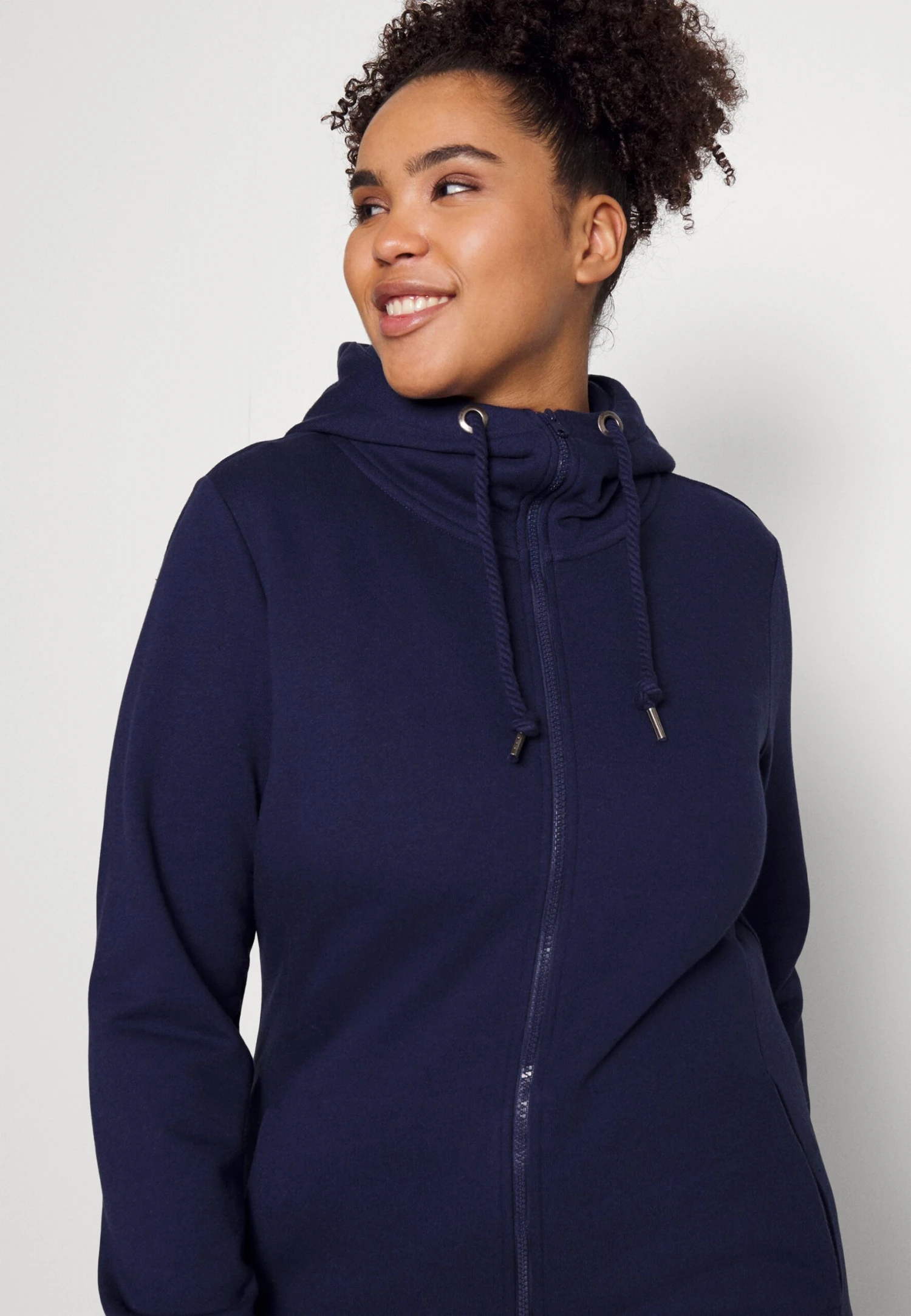 Sweat Zippé - Dark Blue Sweat Zippé - Dark Blue -Anna Field 279e42e8222d473389269c6f45b6ba33 scaled
