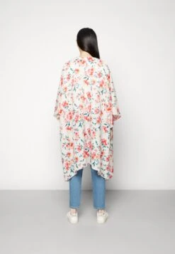 Anna Field Cape - Red 2 Anna Field Cape - Red -Anna Field 2b2469eaa33d4542bc2030705707f1d3 scaled