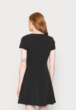 Anna Field Robe De Jour - Black -Anna Field 2d48efc04c964956b5346c4f20e3ad1d scaled