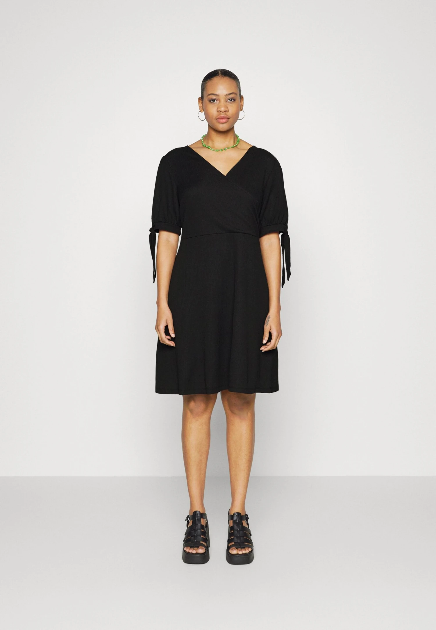 Robe De Jour - Black Robe De Jour - Black -Anna Field 2e3bf1865e1b49e3b2bec8b059c58ff2 scaled