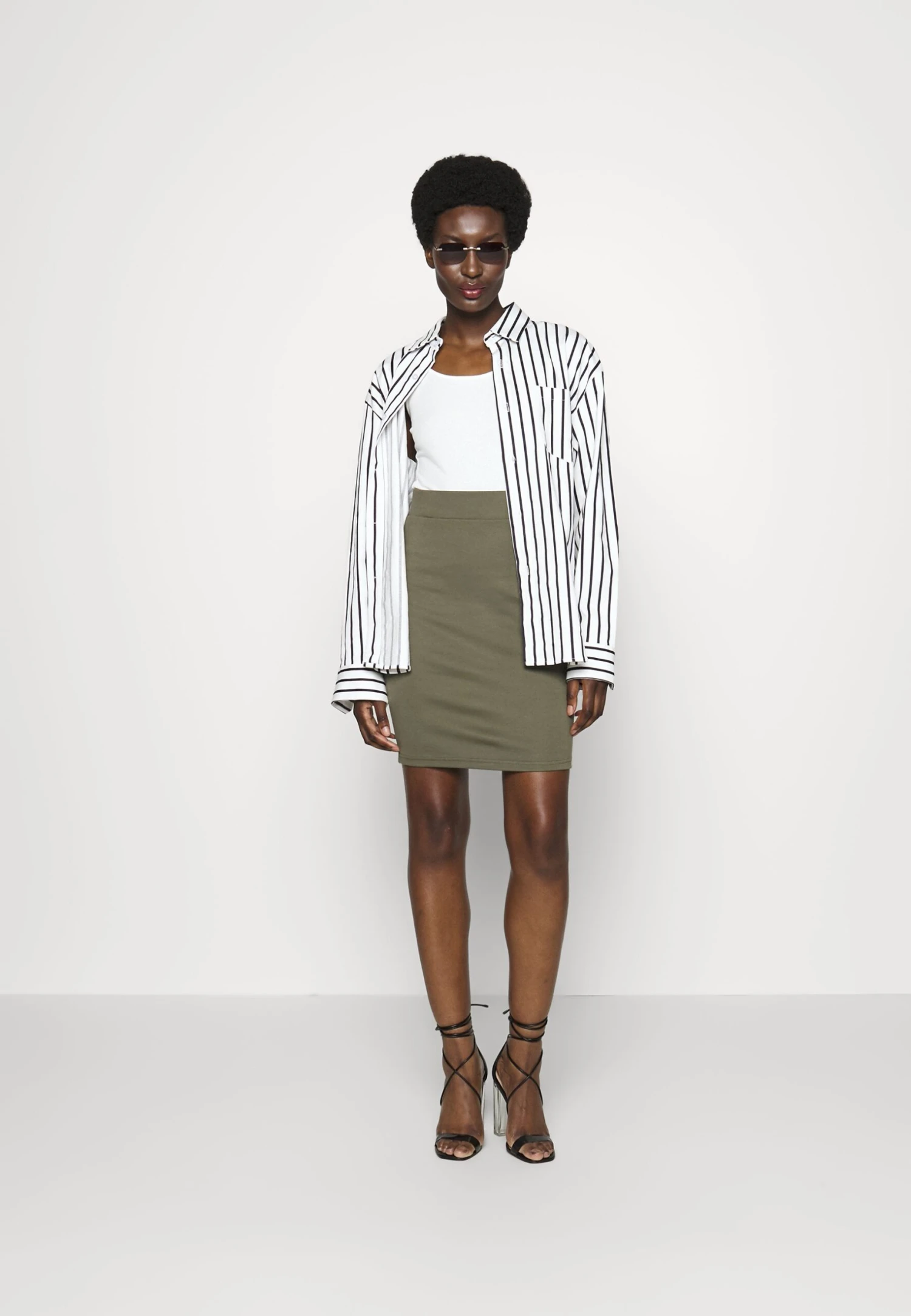 2Pack - Minijupe - Black/Khaki Anna Field 2Pack - Minijupe - Black/Khaki -Anna Field 30100e9605d24a5e8da092aaf1481005 scaled