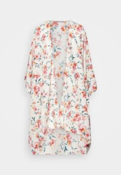 Anna Field Cape - Red 4 Anna Field Cape - Red -Anna Field 31b0c4af5be44566b57ad01eb39c424f scaled