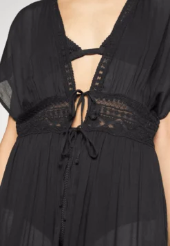 Anna Field Embroidered Cover Up / 802 - Black - Accessoire De Plage - 802 - Black -Anna Field 3395e9f7f77d473dbccfbc5242f26452 scaled
