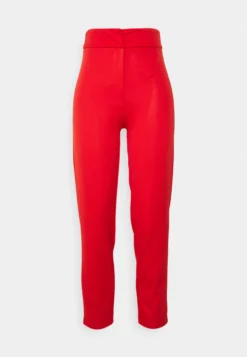 Pantalon Classique - Red -Anna Field 3b493c0a2830440e88461aa397813154 scaled