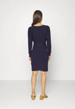 Anna Field Wrap V Ausschnitt Mini Strickkleid Mit Gürtel - Robe Fourreau - Dark Blue -Anna Field 41ab5049c9cf4780b3c7830207350d6a scaled