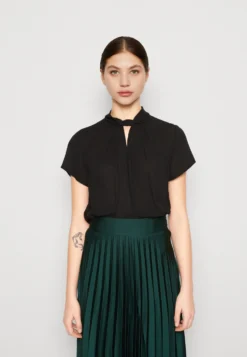 Anna Field Blouse - Black