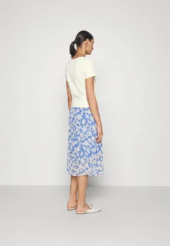 Anna Field Gilet - 003 - Off-White -Anna Field 5a62c35cf89046b1b495a21085772e54 scaled