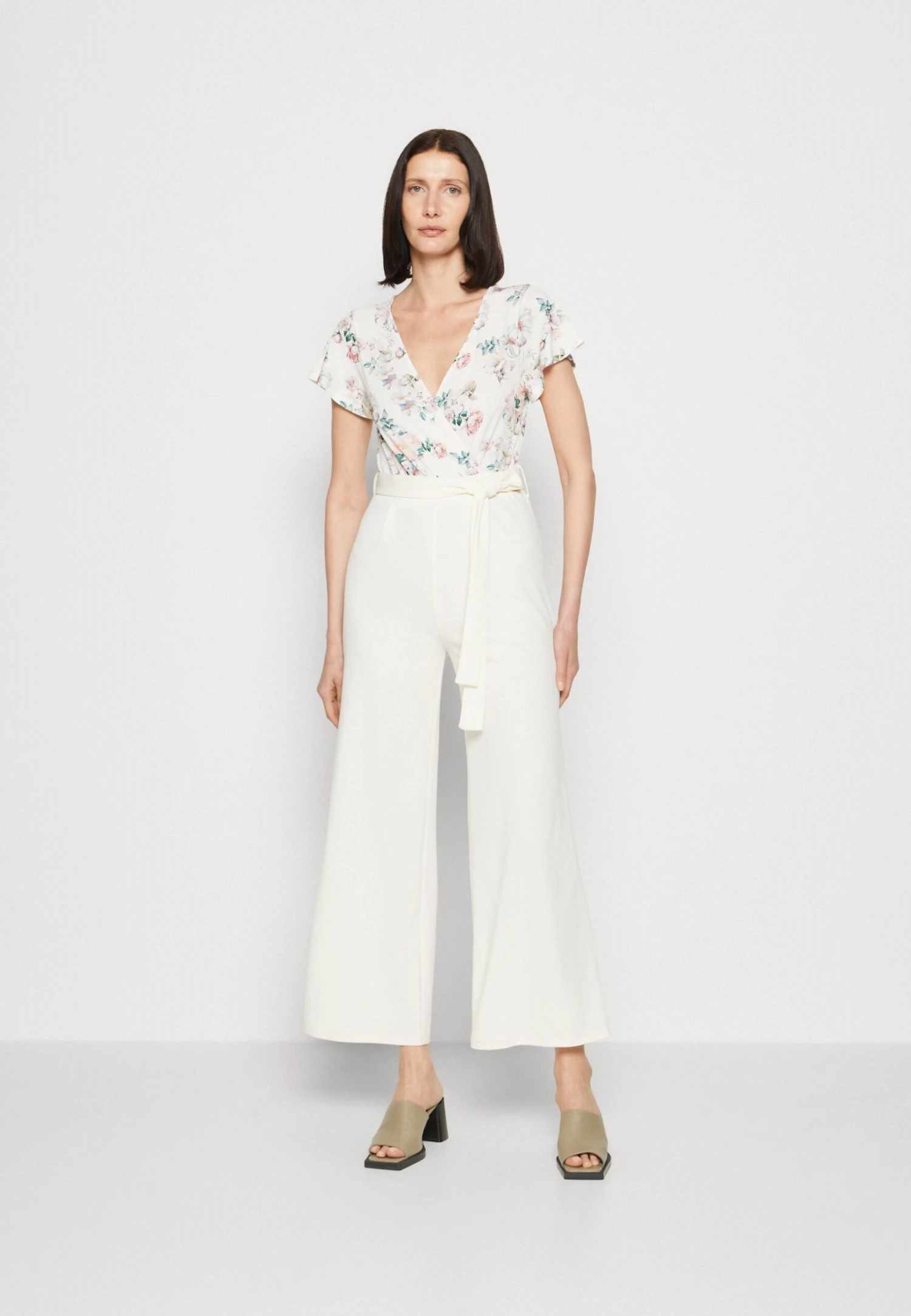 Combinaison - Beige/White Anna Field Combinaison - Beige/White -Anna Field 5b1d2c631b2f4f3896dd4fd5eae4c49e scaled