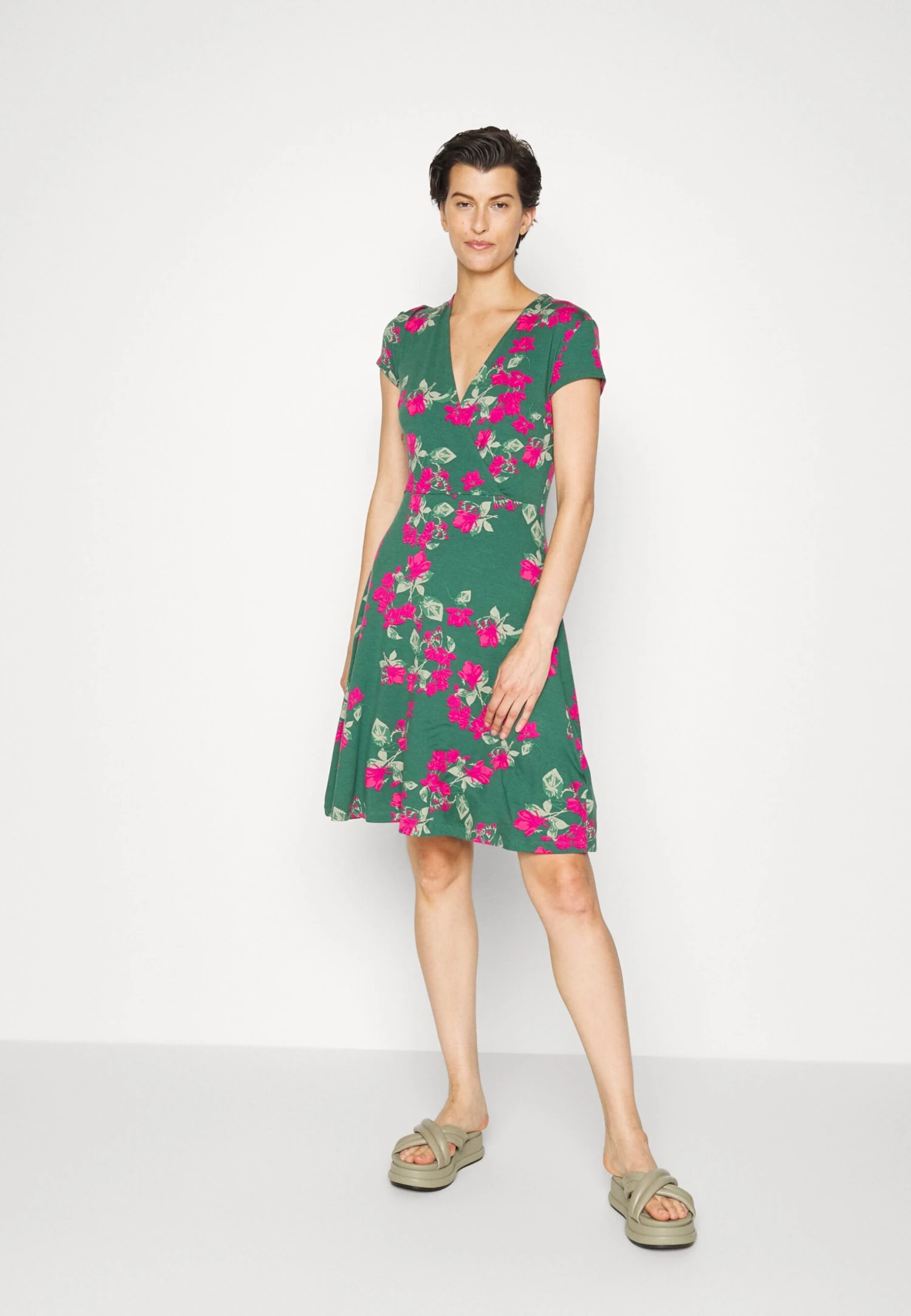 Robe En Jersey - Dark Green/Pink Robe En Jersey - Dark Green/Pink -Anna Field 66deb9a4ec72449c8699ec694bbb161b scaled