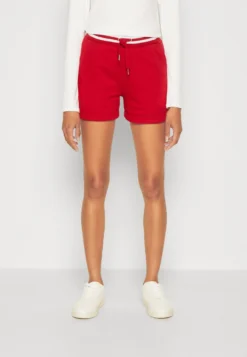 Anna Field Short - Dark Red