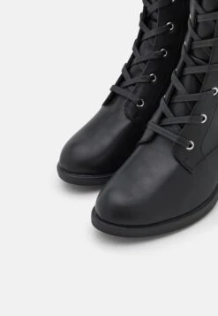 W-Berta - Bottes À Lacets - Black -Anna Field 75fb3890c6624fdd9c96ce569e23123e scaled