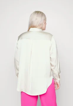 Chemisier - Off-White 2 Chemisier - Off-White -Anna Field 8bd61b8b93634440b6f26cc00b6c4129 scaled