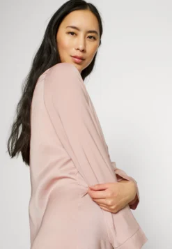 Anna Field Chemise De Nuit / Nuisette - Pink -Anna Field 91e3619cea8e4fcb9ba590fdf88a99e8 scaled