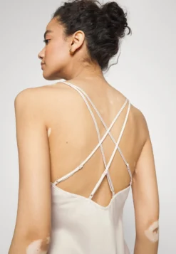 Anna Field Bridal Nightie / 003 - Off-White - Chemise De Nuit / Nuisette - 003 - Off-White -Anna Field 9c3870beb15a4e44a97686ec673230cd scaled