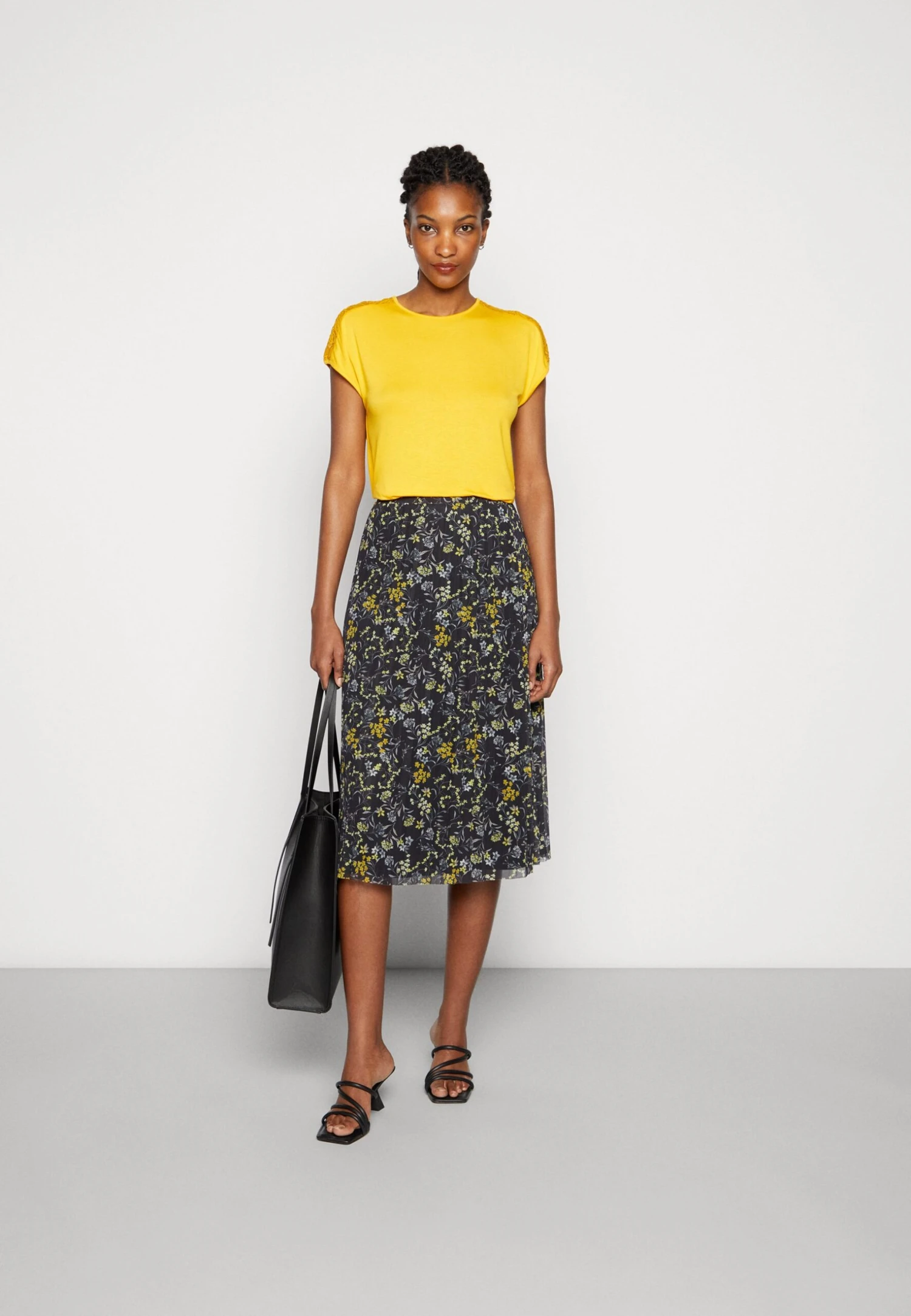 T-Shirt Imprimé - Yellow Anna Field T-Shirt Imprimé - Yellow -Anna Field 9c3bfb960be1479d8e9b77708d2b6927 scaled