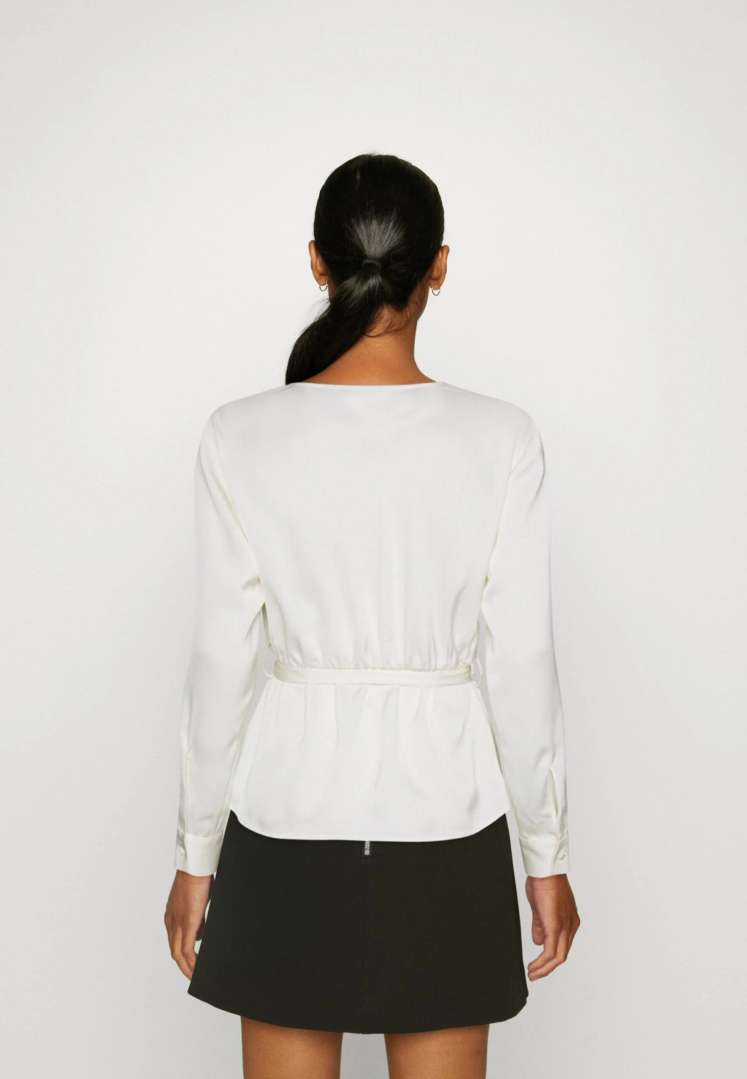 Blouse - Off-White Anna Field Blouse - Off-White -Anna Field 9fa4485ffb104ffdb6f3644a2756dbac scaled