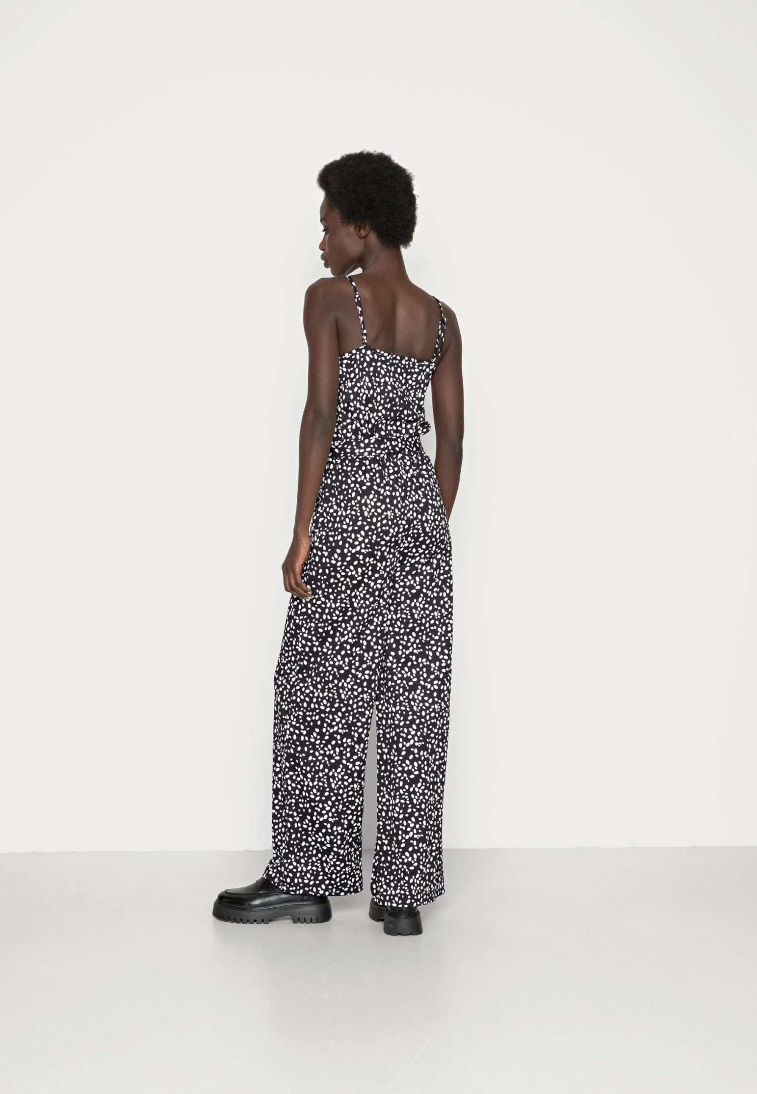 Combinaison - Black/White Anna Field Combinaison - Black/White -Anna Field a13f19bf57a84a95ab15e5580a4f78f2 scaled