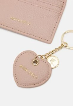 Anna Field Set - Étui Pour Cartes De Visite - Nude 2 Anna Field Set - Étui Pour Cartes De Visite - Nude -Anna Field b60ebf51b23e48998461c47b37650bc6 scaled