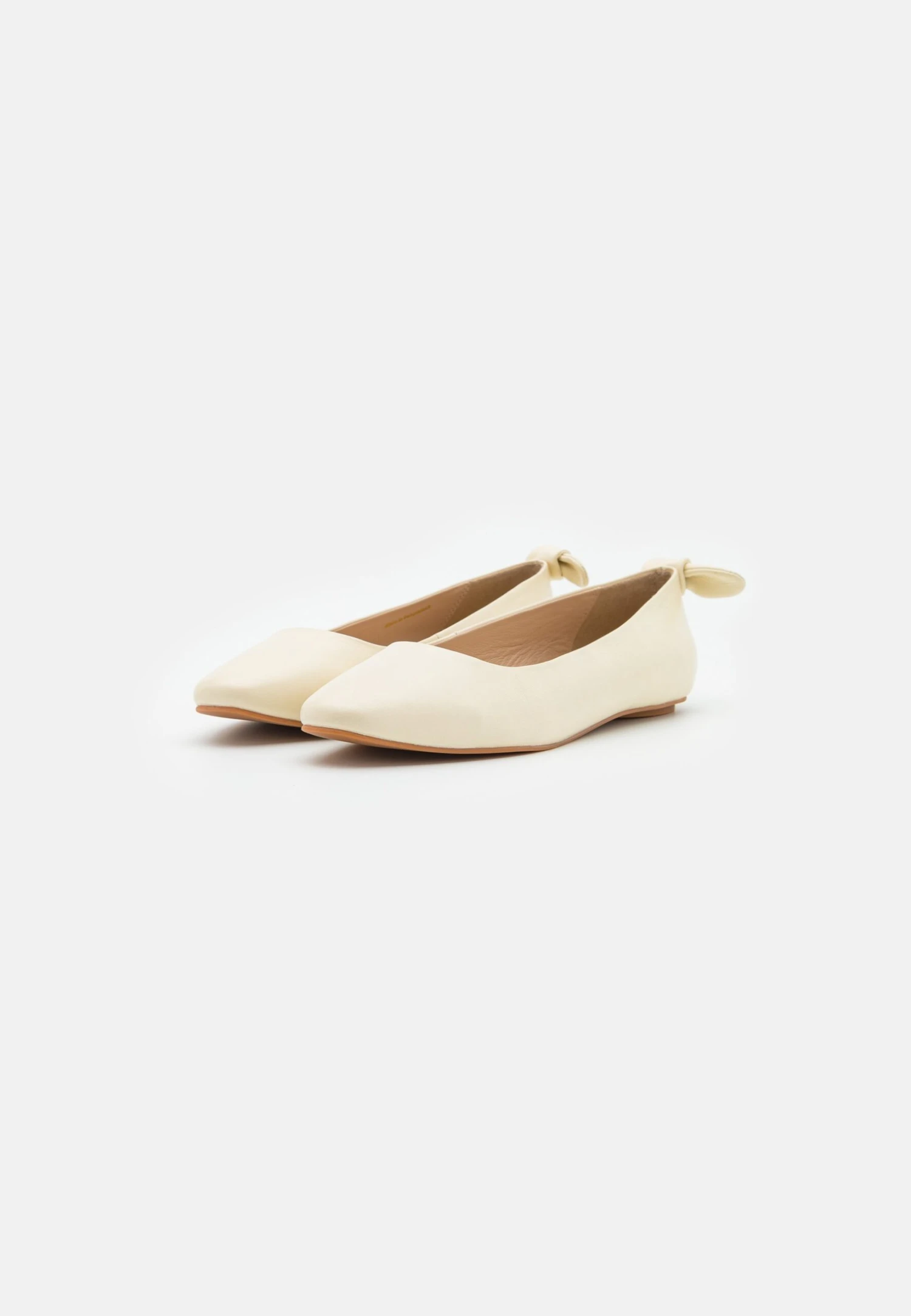 Leather - Ballerines - Off White Anna Field Leather - Ballerines - Off White -Anna Field b7a39c3c949e47d8b38aa4ac68b76920 scaled