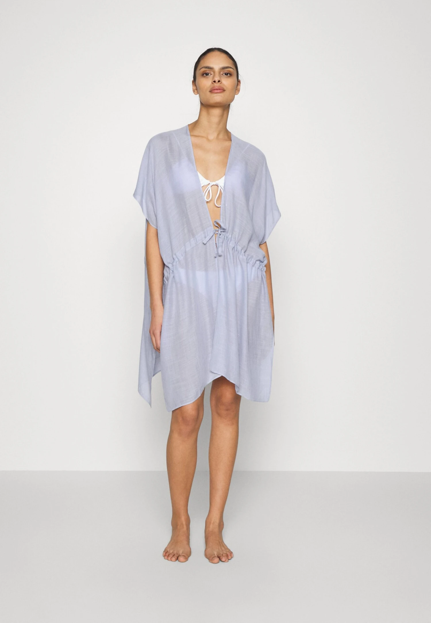 Printed Short Kimono / 606 - Khaki_003 - Off-White - Accessoire De Plage - 502 - Blue Anna Field Printed Short Kimono / 606 - Khaki_003 - Off-White - Accessoire De Plage - 502 - Blue -Anna Field bad37339dff440f489d1edc42ebf5a2e scaled