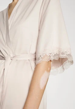 Anna Field Peignoir - Off-White -Anna Field be8c130d597d4276a30fcebfabde63c6 scaled
