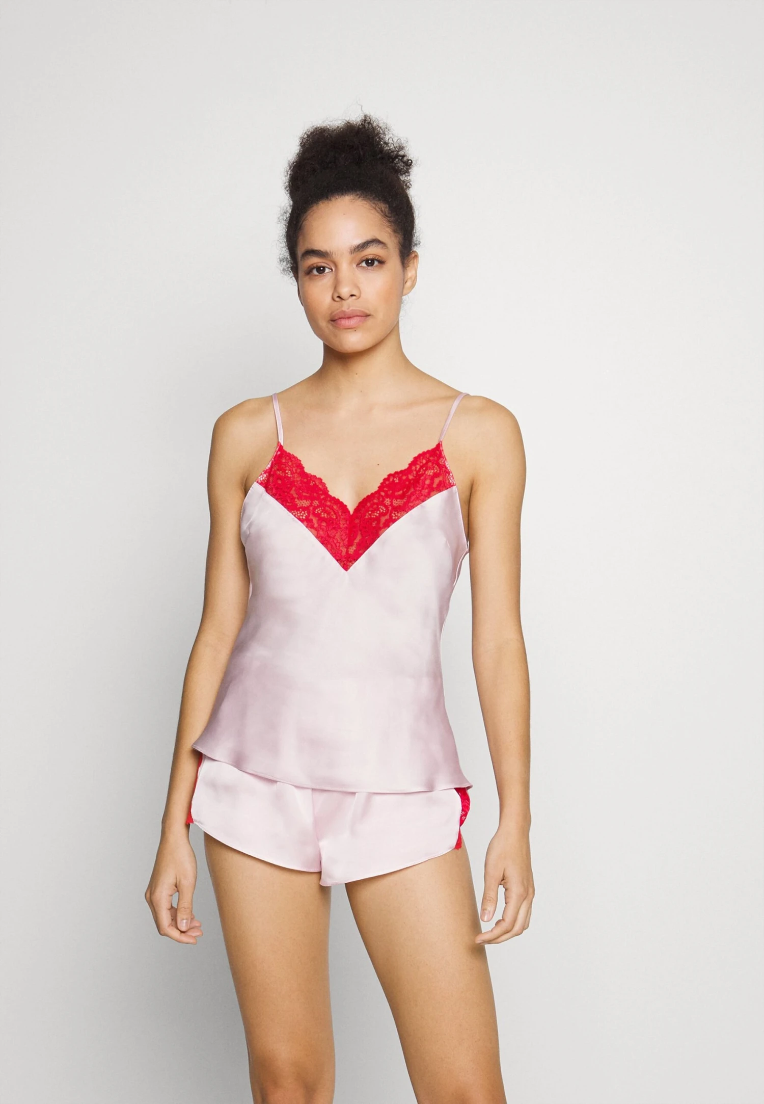 4 Piece Gift Set - Pyjama - Red/Pink Anna Field 4 Piece Gift Set - Pyjama - Red/Pink -Anna Field ca48f89acde445b4bd7b470ec66537f9 scaled