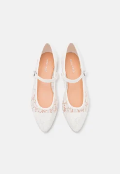 Babies - White -Anna Field cd4d32aa587d4fee844ed0dc27a08313 scaled