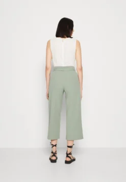 Anna Field Pantalon Classique - Green -Anna Field d7c0346acf5b4925947a0af9c84a6c71 scaled
