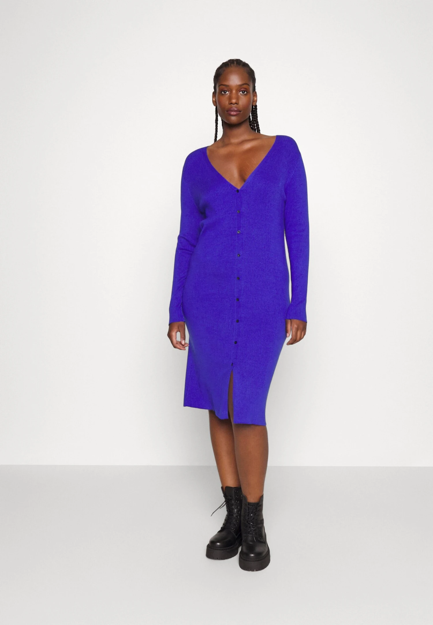 Robe Pull - Blue Robe Pull - Blue -Anna Field e1ffa81c345f48918a3312281a4fac62 scaled