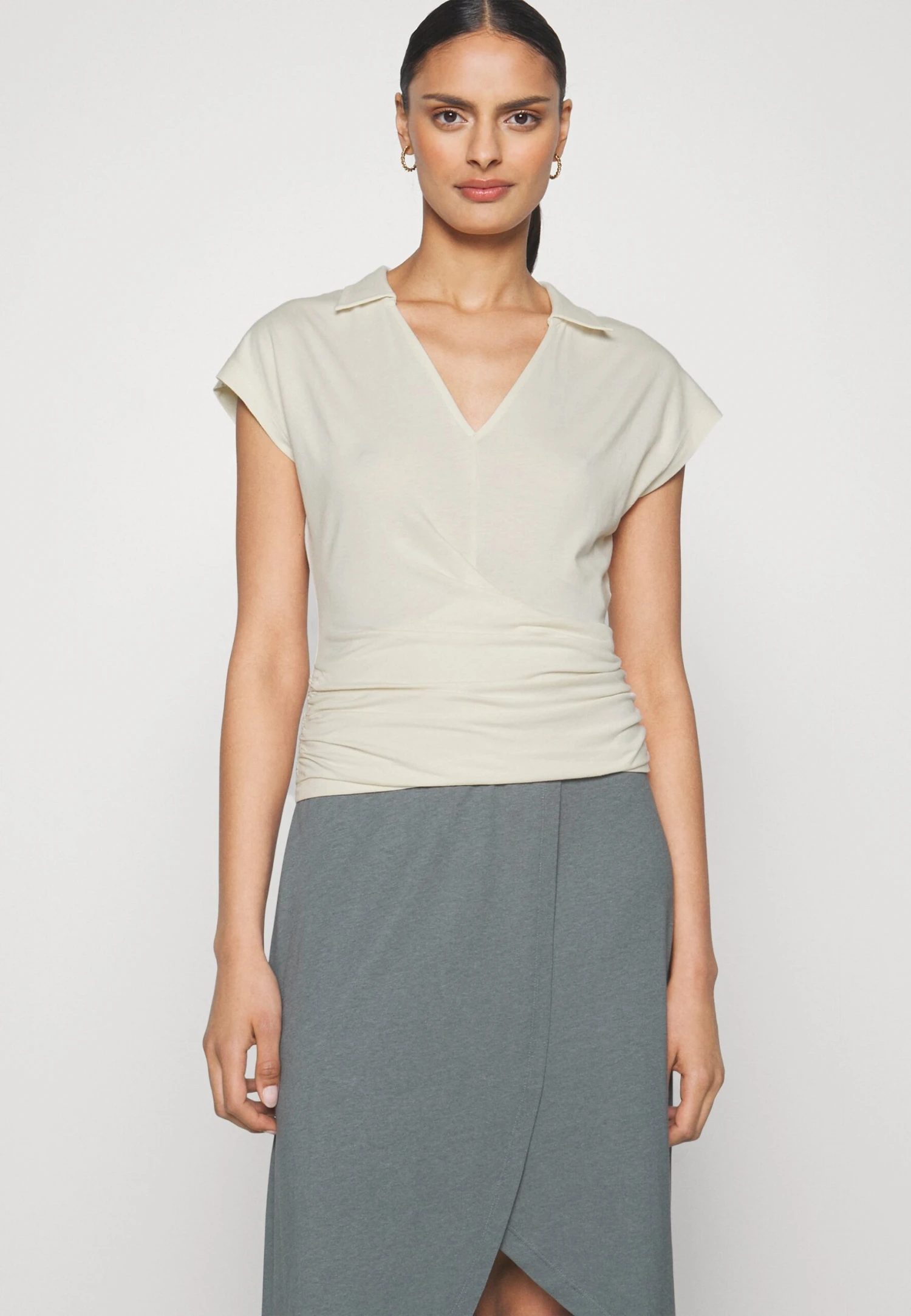 Wrap Blouse - Blouse - Offwhite Anna Field Wrap Blouse - Blouse - Offwhite -Anna Field e32e10cda0cc4b0aac7db79e529dcd11 scaled