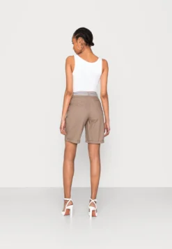 Anna Field Short - Taupe 2 Anna Field Short - Taupe -Anna Field e61c53ac185142a3a599f8ff60c08f8e scaled