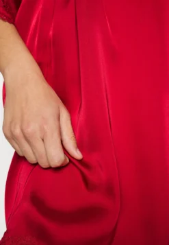 Anna Field Peignoir - Red -Anna Field ed36051fc1824095a1b74d0824d31712 scaled