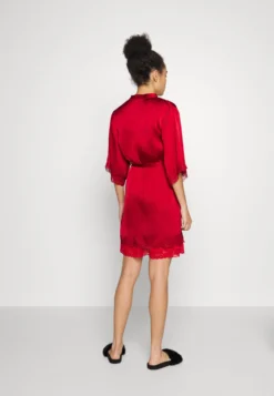 Anna Field Peignoir - Red -Anna Field f2d5beb726fd435aadc86e355494bee7 scaled