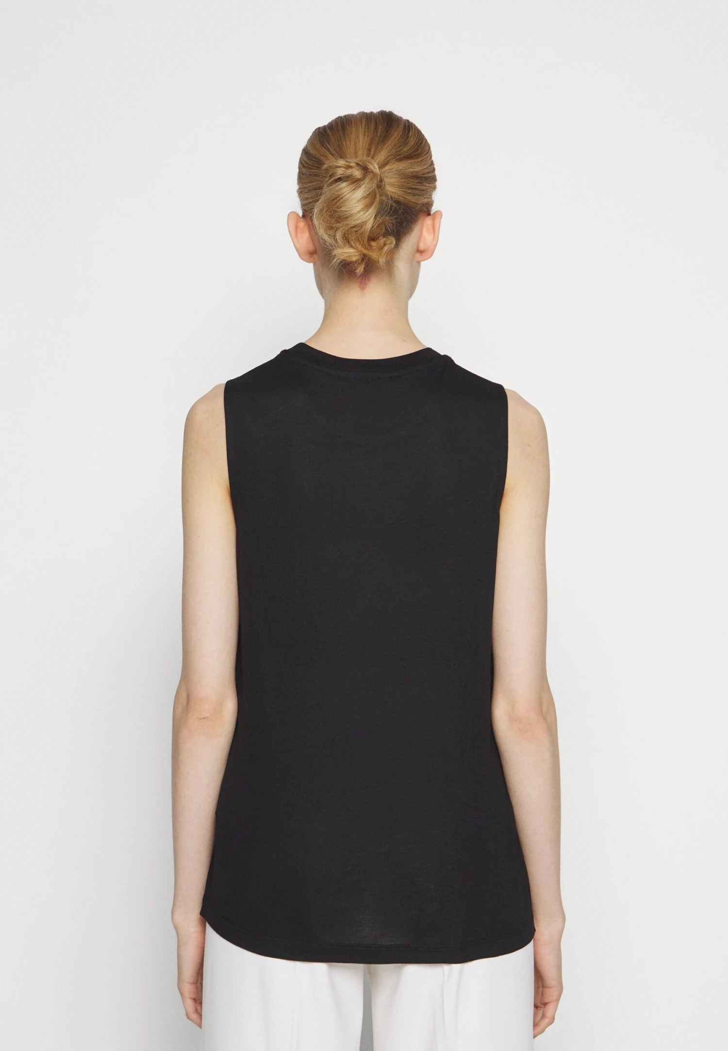 Blouse - Black/White Anna Field Blouse - Black/White -Anna Field fa9a7b1820d645049d7053508b30549a scaled