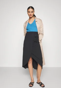 Anna Field Gilet - Blue -Anna Field fe4169804d2c40488ac7c00383e372f8 scaled